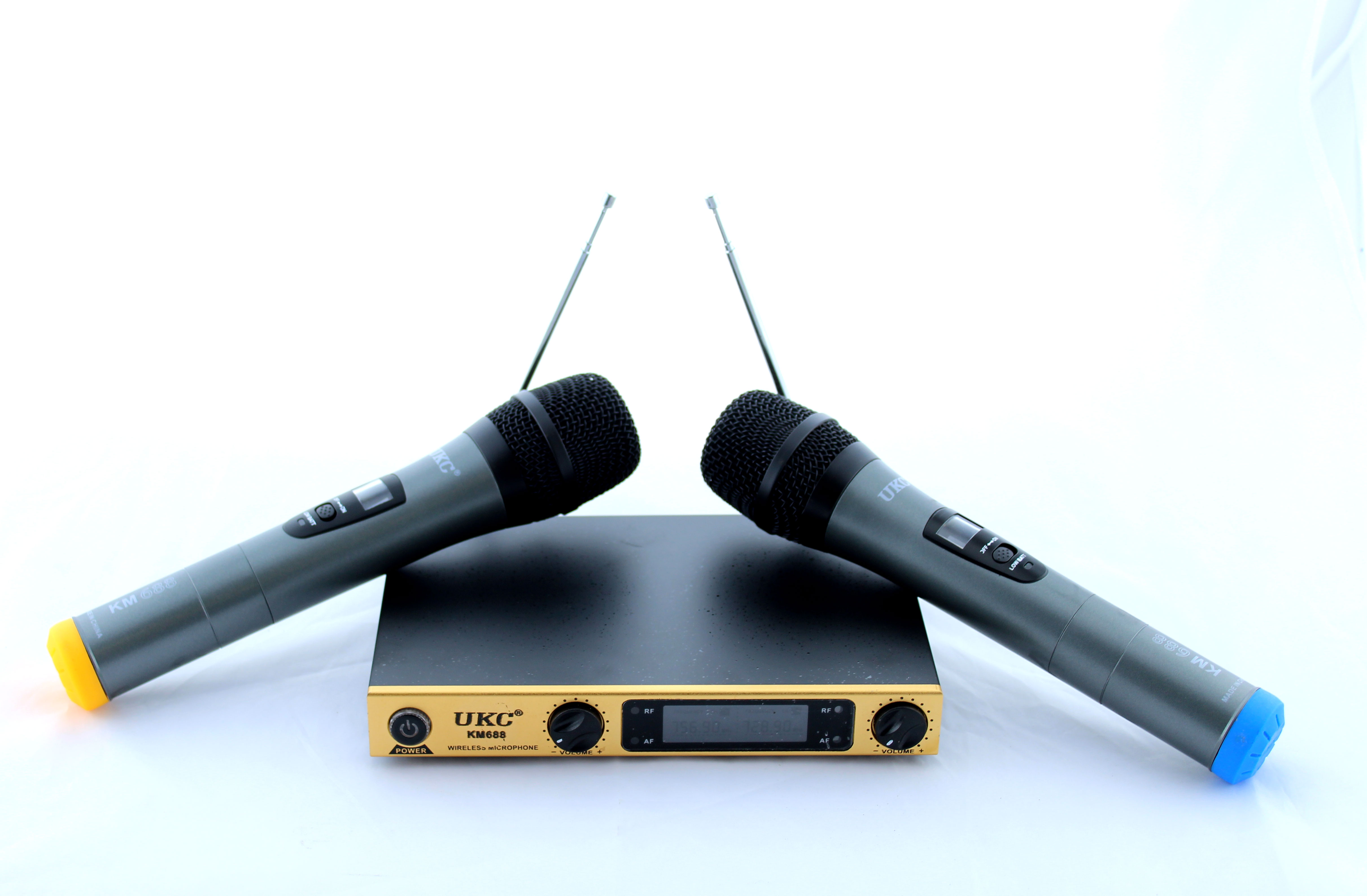 Микрофон DM UKC-688 / профессиональная радио система с двумя беспроводными микрофонами 